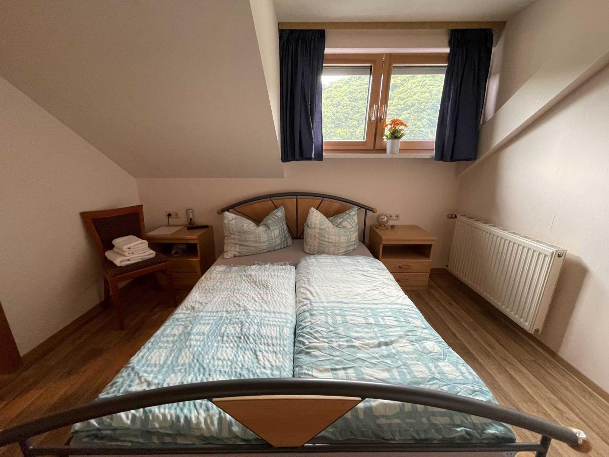 Hotel Zur Mosel Minheim Exteriör bild