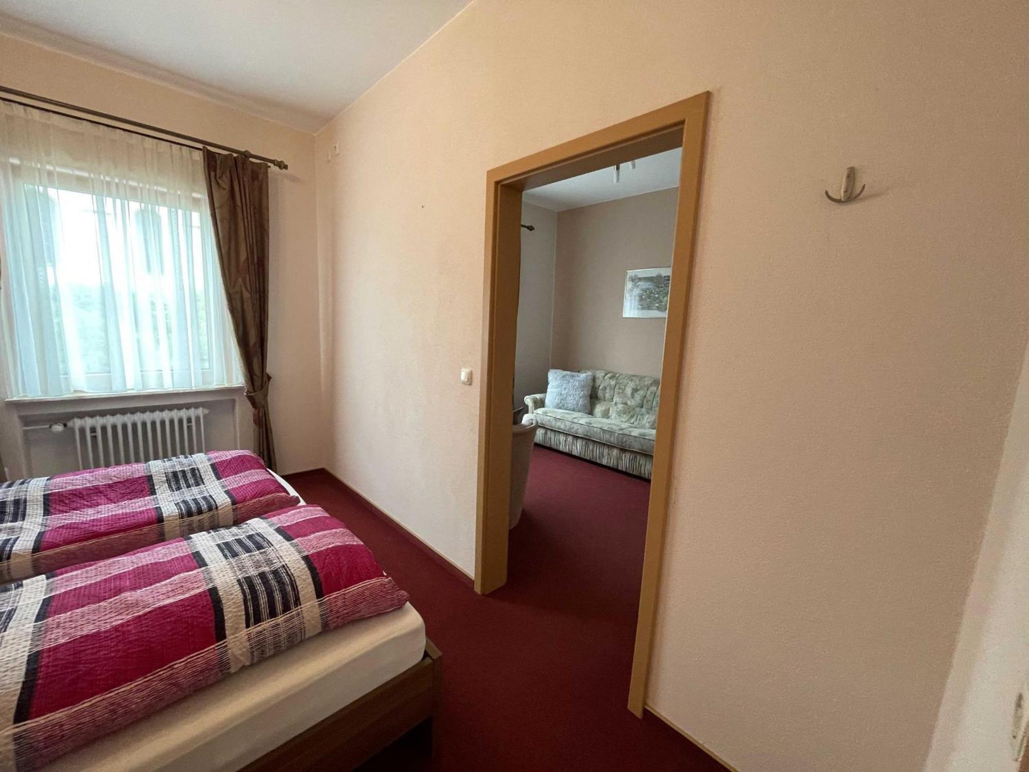 Hotel Zur Mosel Minheim Exteriör bild