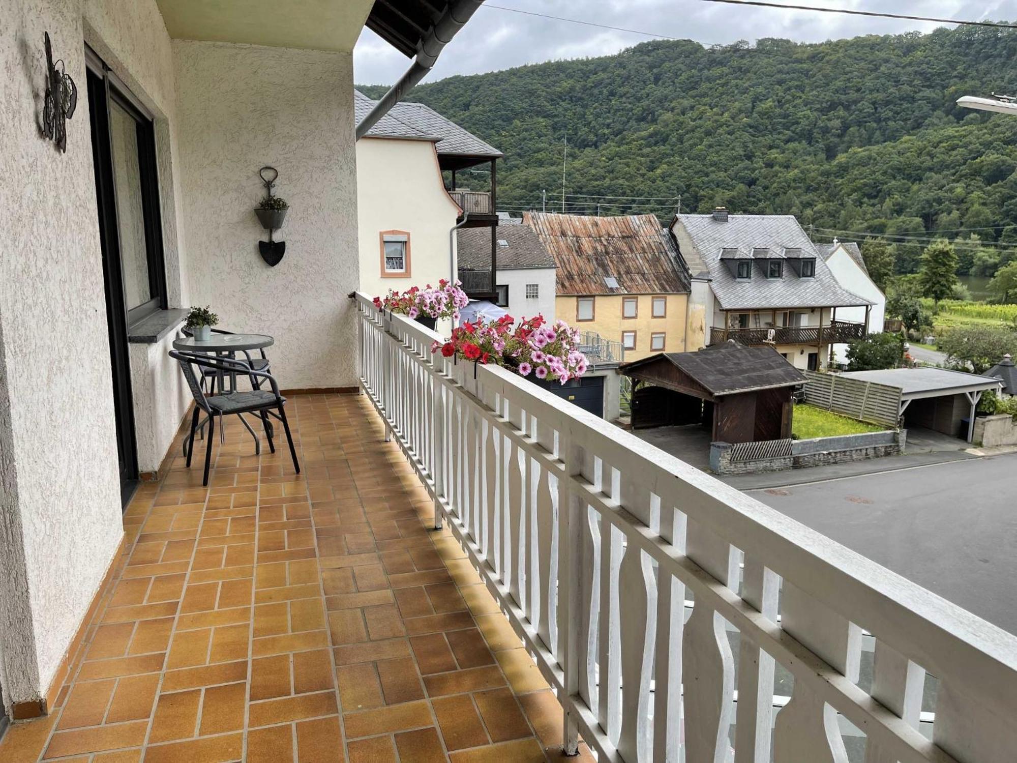 Hotel Zur Mosel Minheim Exteriör bild