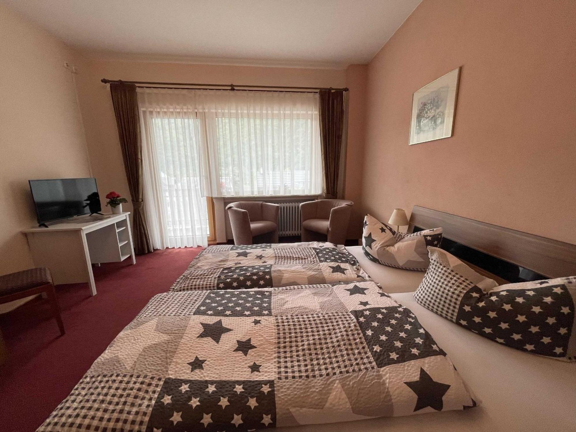 Hotel Zur Mosel Minheim Exteriör bild
