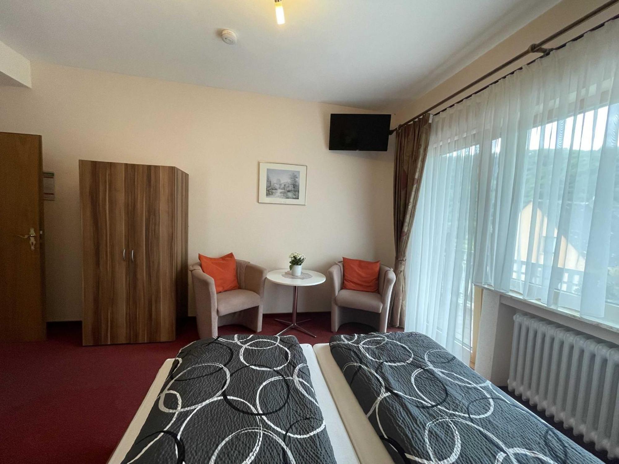 Hotel Zur Mosel Minheim Exteriör bild